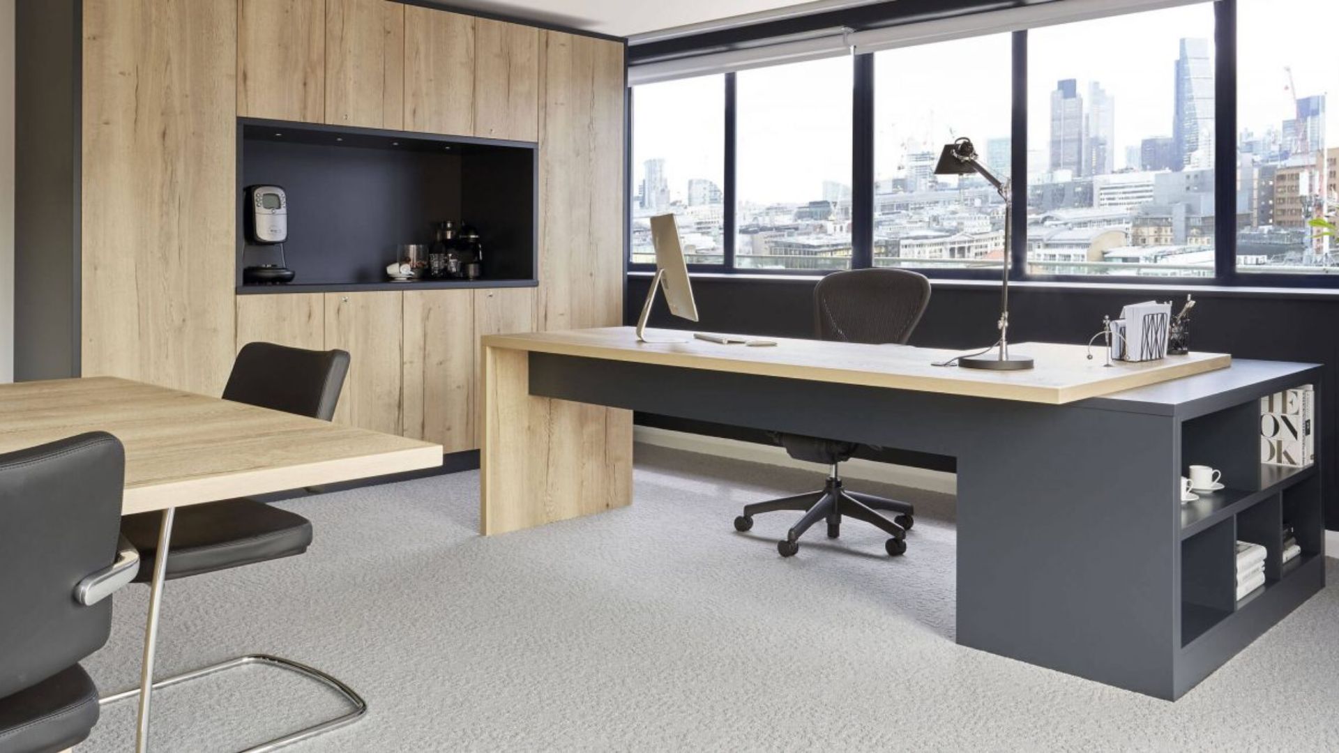 Choosing the Best Materials for Office Furniture